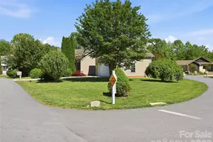 209 Beechnut Dr, Hendersonville, NC 28739 - Photo 37