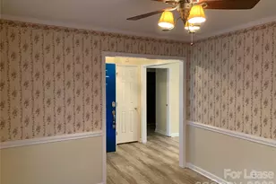 4319 Wynborough Ln, Charlotte, NC 28269 - Photo 9