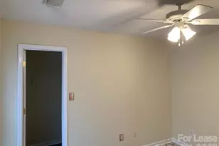 4319 Wynborough Ln, Charlotte, NC 28269 - Photo 17