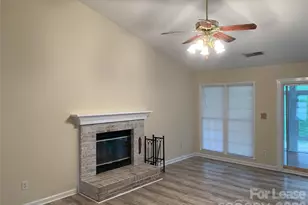 4319 Wynborough Ln, Charlotte, NC 28269 - Photo 7