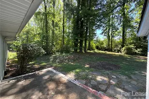 5710 Charing Pl, Charlotte, NC 28211 - Photo 17