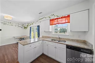 2726 Haversham Ct, Charlotte, NC 28216 - Photo 5