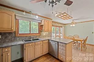725 Sunridge Dr, Lincolnton, NC 28092 - Photo 15