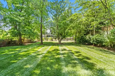 1160 S Kings Drive, Charlotte, NC 28207 - Photo 37