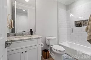 1160 S Kings Dr, Charlotte, NC 28207 - Photo 21