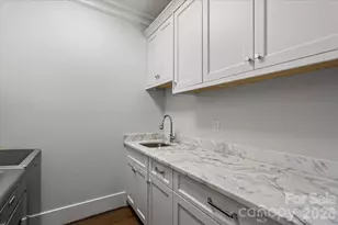 1160 S Kings Dr, Charlotte, NC 28207 - Photo 31