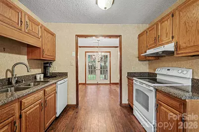 1043 Wexford Place NW, Concord, NC 28027 - Photo 7