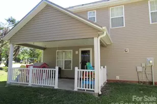 402 Trillium Ct SW, Conover, NC 28613 - Photo 3
