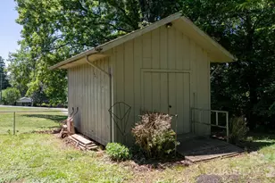 1328 Amherst Rd, Morganton, NC 28655 - Photo 27