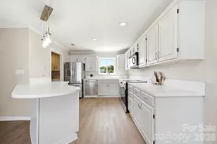 7831 Spinnaker Bay Dr, Sherrills Ford, NC 28673 - Photo 11