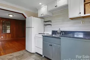 29 Salem St, Brevard, NC 28712 - Photo 11