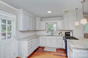 1140 Bevis Dr, Charlotte, NC 28209 - Photo 13