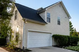 9120 Viscount Ln, Charlotte, NC 28269 - Photo 3