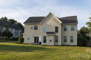 9120 Viscount Ln, Charlotte, NC 28269 - Photo 5