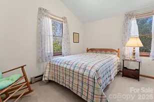 8977 Rose Hollow Ave, Newland, NC 28657 - Photo 11