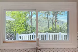 152 SkyView Cir, Asheville, NC 28804 - Photo 11