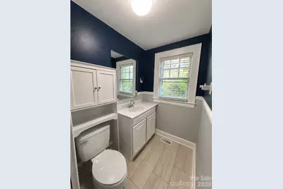 36 20th Avenue NE, Hickory, NC 28601 - Photo 9