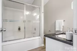 6208 Harburn Forest Dr, Charlotte, NC 28269 - Photo 15