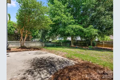 6208 Harburn Forest Drive, Charlotte, NC 28269 - Photo 23