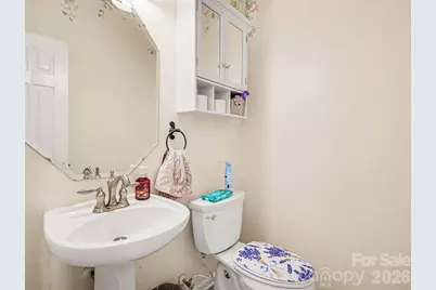 8800 Cavonnier Lane, Charlotte, NC 28216 - Photo 17