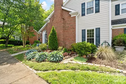 9486 Kings Falls Drive, Charlotte, NC 28210 - Photo 3