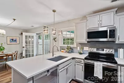 9486 Kings Falls Drive, Charlotte, NC 28210 - Photo 13