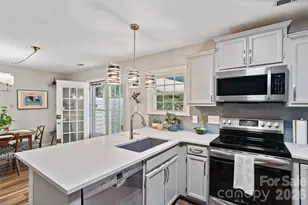 9486 Kings Falls Dr, Charlotte, NC 28210 - Photo 13