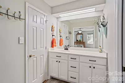 9486 Kings Falls Drive, Charlotte, NC 28210 - Photo 25