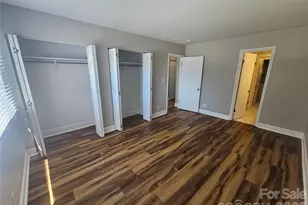 1050 21st Ave NW, Hickory, NC 28601 - Photo 9