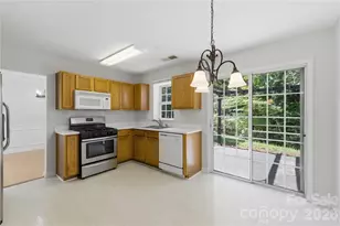 7011 Long Run Ln, Charlotte, NC 28216 - Photo 9