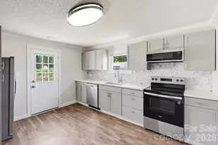 1627 Warren Ave, Gastonia, NC 28054 - Photo 5