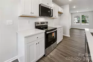 532 Bond St, Statesville, NC 28677 - Photo 13
