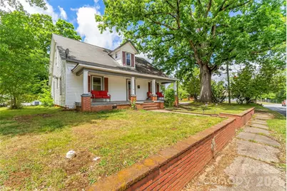 137 12th Street NW, Hickory, NC 28601 - Photo 3