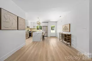 911 E Woodlawn Rd, Charlotte, NC 28209 - Photo 9