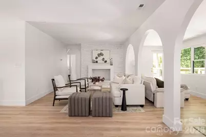 911 E Woodlawn Road, Charlotte, NC 28209 - Photo 11