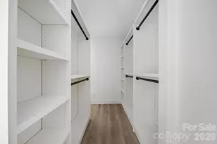 911 E Woodlawn Rd, Charlotte, NC 28209 - Photo 17