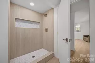 911 E Woodlawn Rd, Charlotte, NC 28209 - Photo 35
