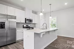 2607 Grantham Place Dr, Fort Mill, SC 29715 - Photo 9