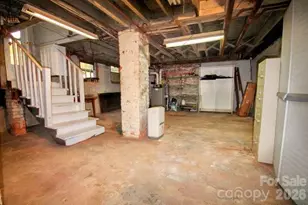 8 Colonial Pl, Asheville, NC 28804 - Photo 17