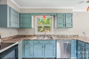 14 Jack Sullins Rd, Spruce Pine, NC 28777 - Photo 17