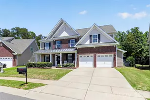 719 Fresia Dr, Tega Cay, SC 29708 - Photo 3