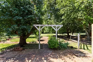 7101 Rock Island Rd, Charlotte, NC 28278 - Photo 17