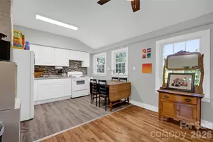 723 F Ave SE, Hickory, NC 28602 - Photo 7