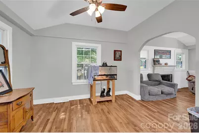 723 F Avenue SE, Hickory, NC 28602 - Photo 9