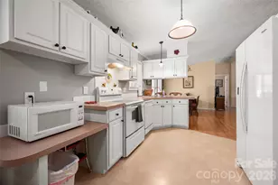 2504 Cottage Ln, Liberty Hill, SC 29074 - Photo 7