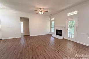 10530 Southern Oak Ct, Charlotte, NC 28214 - Photo 3