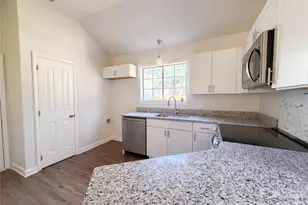 10530 Southern Oak Ct, Charlotte, NC 28214 - Photo 7