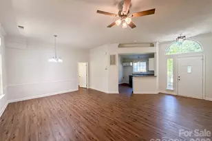 10530 Southern Oak Ct, Charlotte, NC 28214 - Photo 5