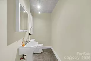 22 Robinhood Rd, Asheville, NC 28804 - Photo 23