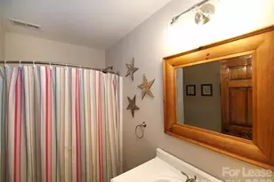821 E 37th St, Charlotte, NC 28205 - Photo 11